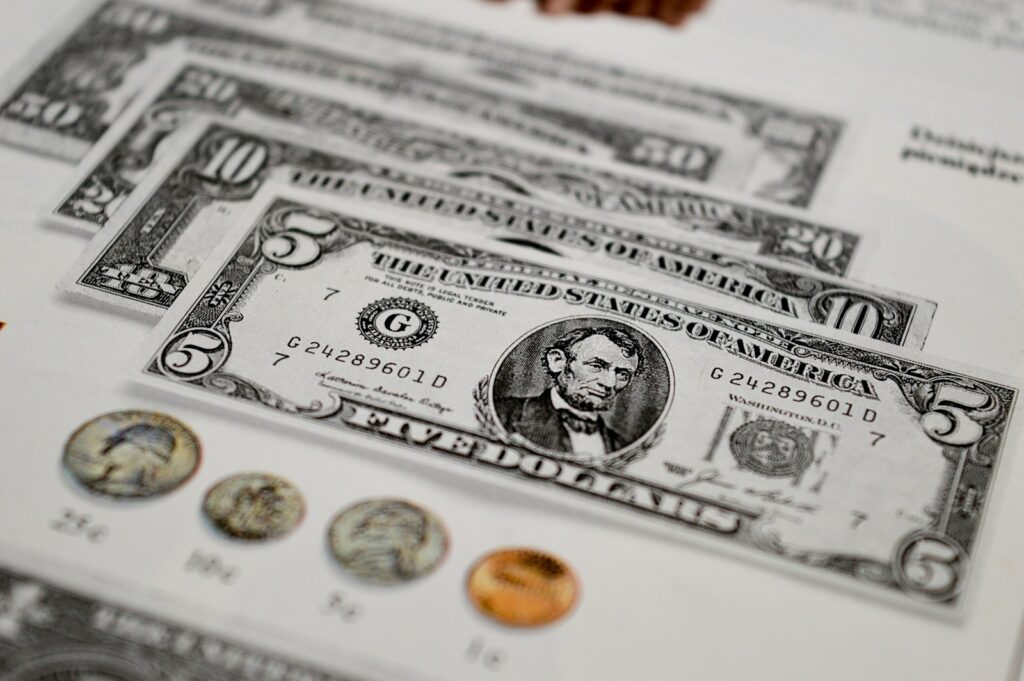 Earn Money Editing Videos with These Simple Steps 1 1 us dollar bill
